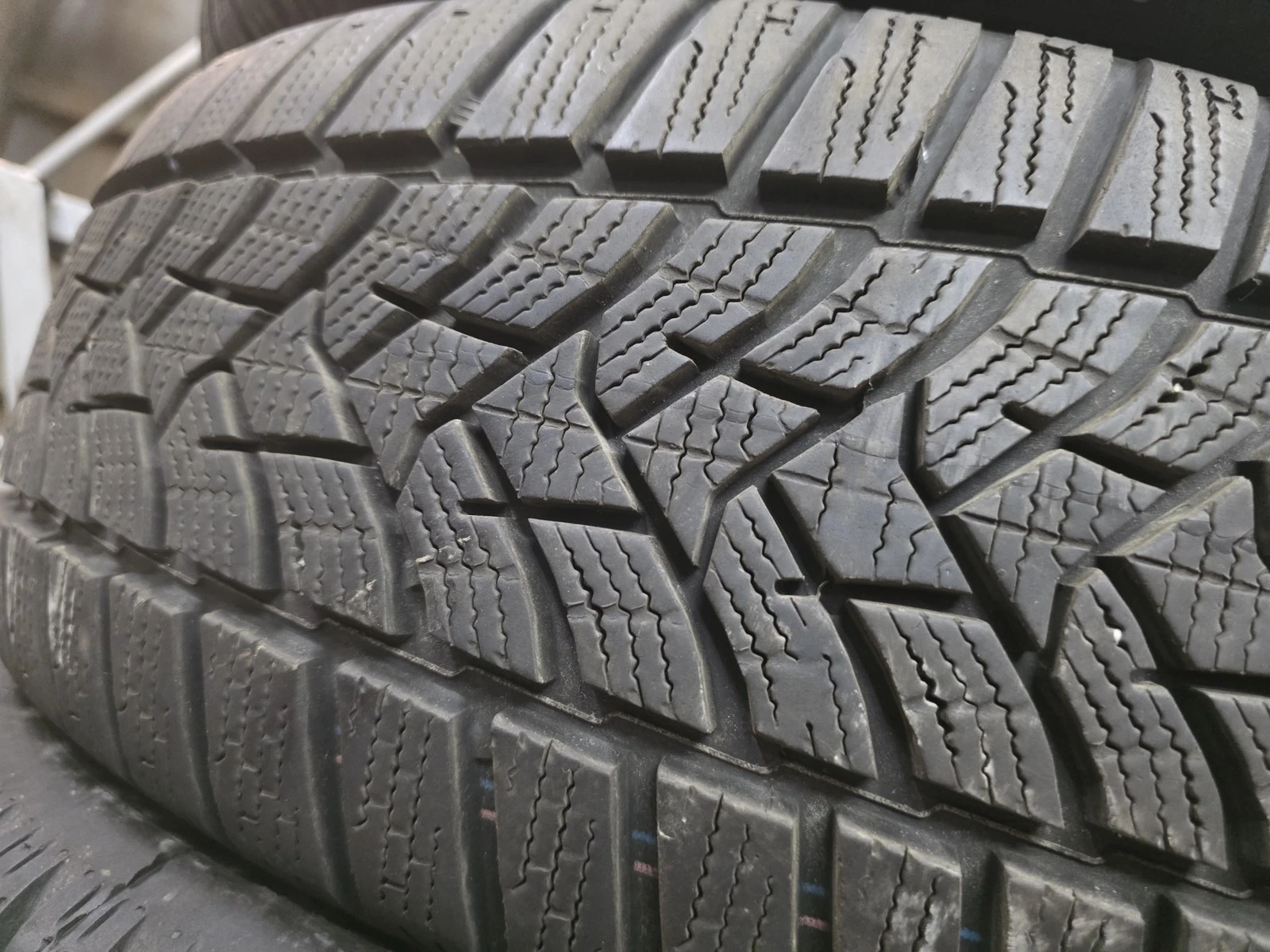 ���� 205/60R16 | Mobile.bg � ����������� 3