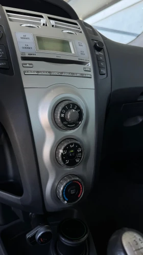 Toyota Yaris, снимка 12