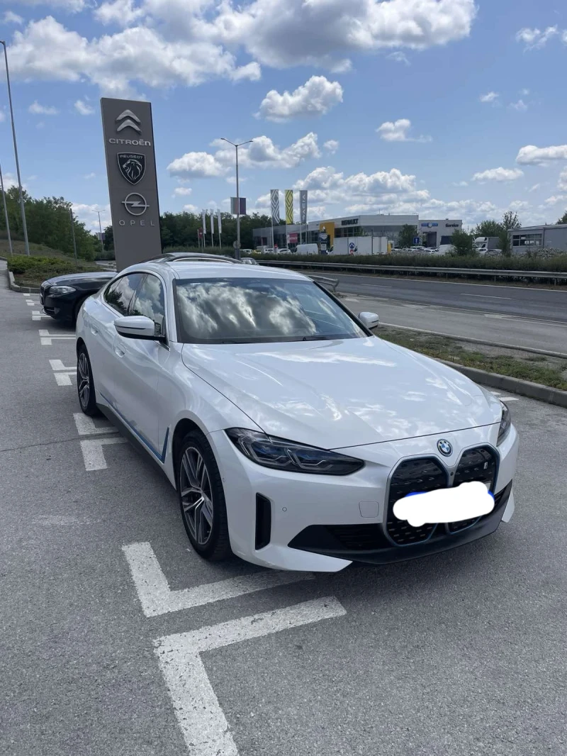 BMW i4, снимка 2 - Автомобили и джипове - 48332407