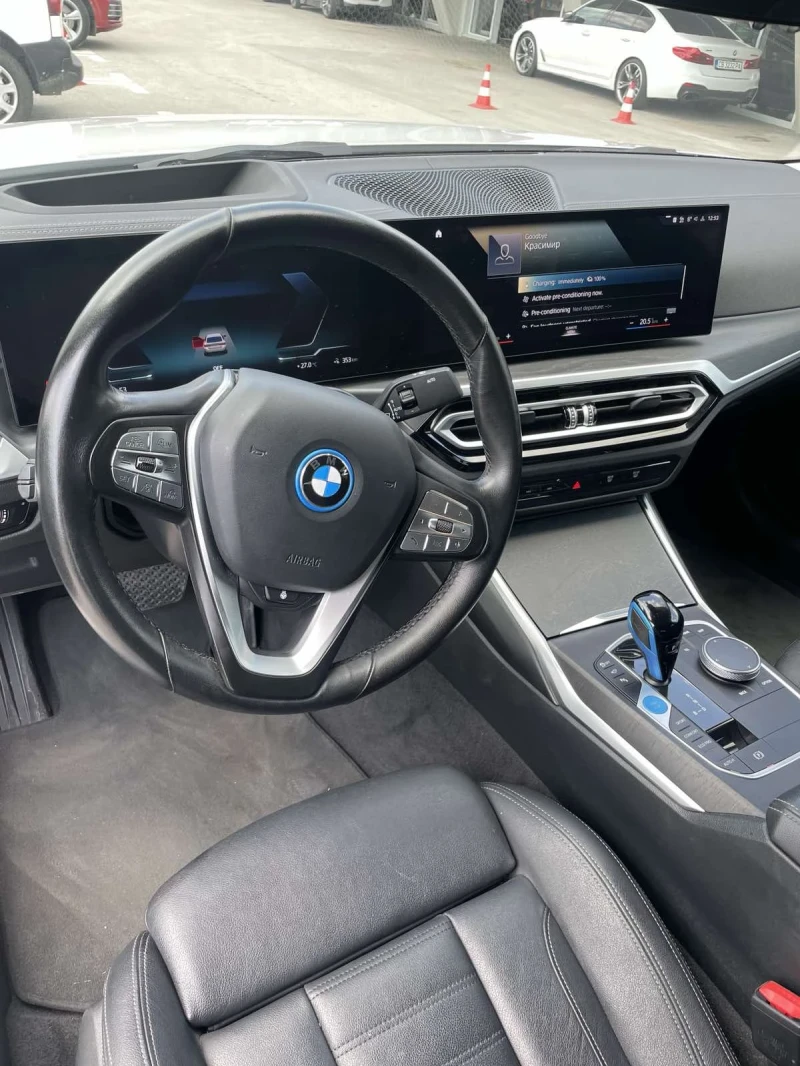 BMW i4, снимка 3 - Автомобили и джипове - 48332407