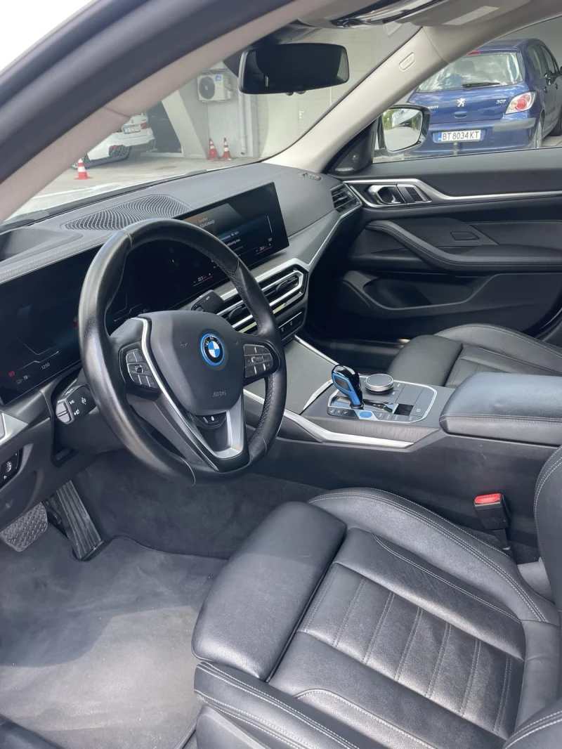 BMW i4, снимка 9 - Автомобили и джипове - 48332407