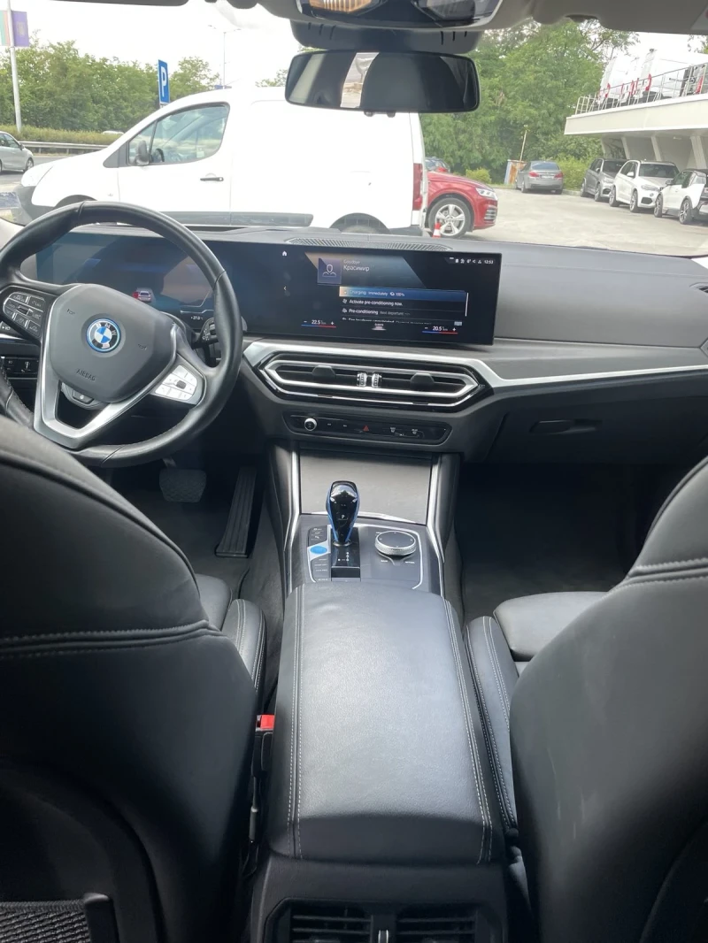 BMW i4, снимка 4 - Автомобили и джипове - 48332407