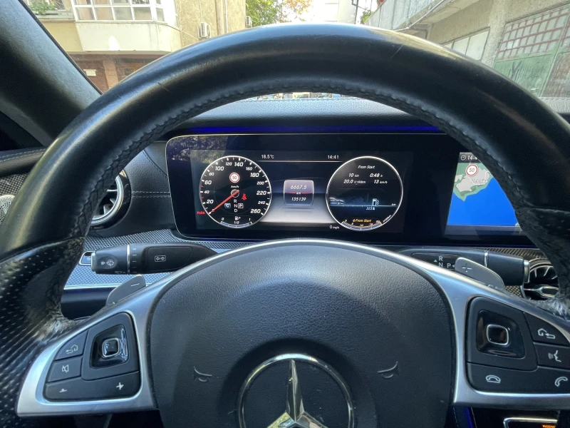 Mercedes-Benz E 400 4-MATIC , снимка 11 - Автомобили и джипове - 52256330