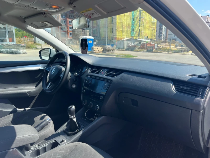 Skoda Octavia, снимка 9 - Автомобили и джипове - 52697784