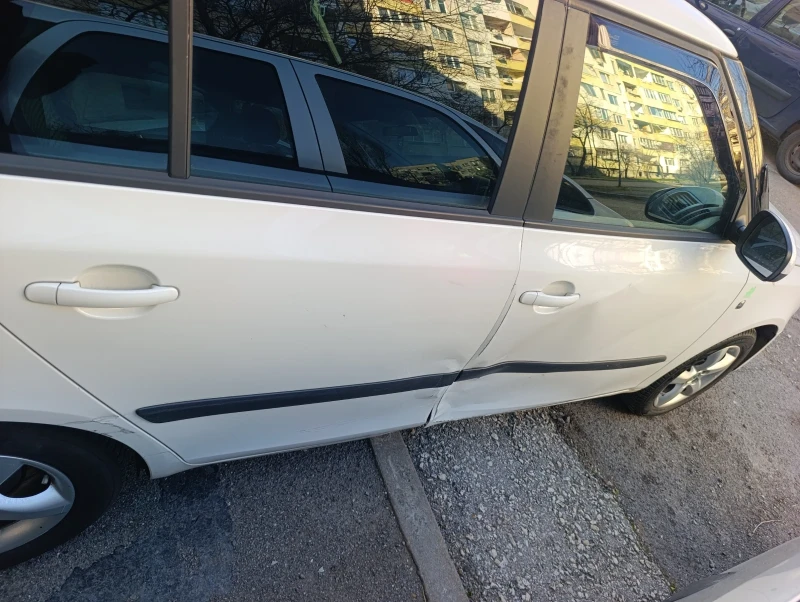 Skoda Fabia, снимка 5 - Автомобили и джипове - 52935754