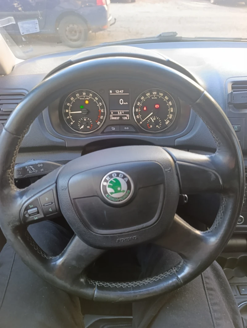 Skoda Fabia, снимка 10 - Автомобили и джипове - 52935754