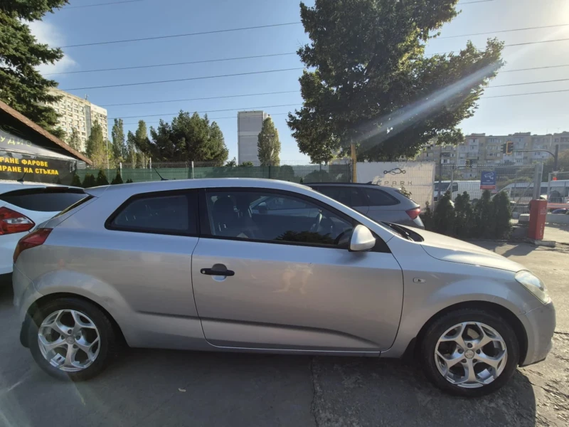 Kia Ceed, снимка 15 - Автомобили и джипове - 52940436