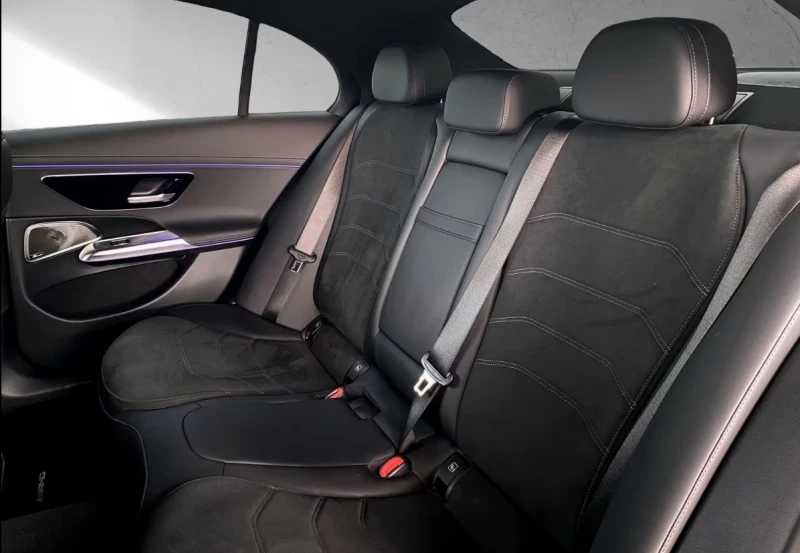 Mercedes-Benz E 450 4Matic* HYPERSCREEN* Burmester* AMG* Digital Light, снимка 7 - Автомобили и джипове - 53273755