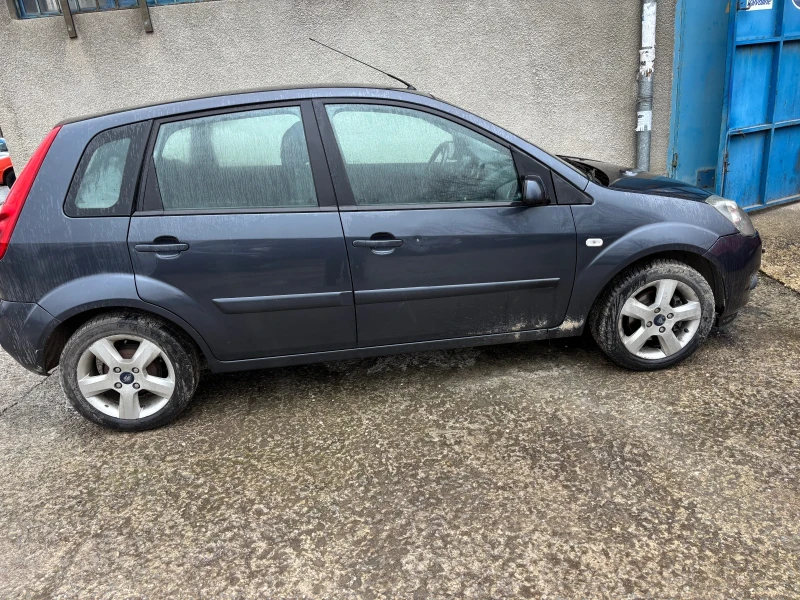 Ford Fiesta 1.4, снимка 7 - Автомобили и джипове - 53309499