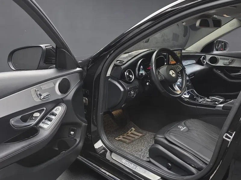 Mercedes-Benz C 220 D Avantgarde, снимка 10 - Автомобили и джипове - 55653960
