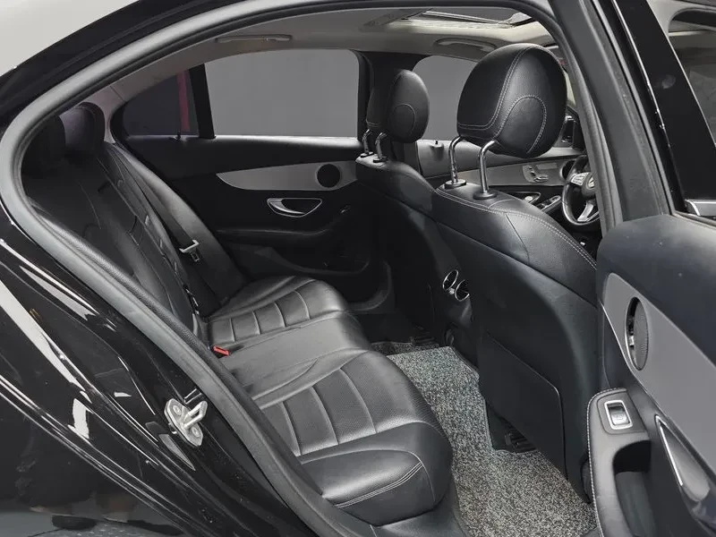 Mercedes-Benz C 220 D Avantgarde, снимка 12 - Автомобили и джипове - 55653960
