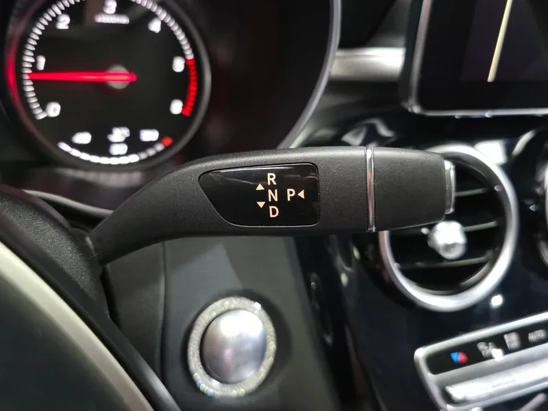 Mercedes-Benz C 220 D Avantgarde, снимка 9 - Автомобили и джипове - 55653960
