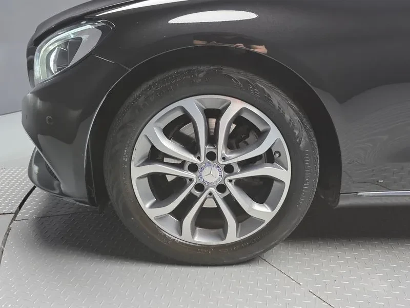 Mercedes-Benz C 220 D Avantgarde, снимка 5 - Автомобили и джипове - 55653960
