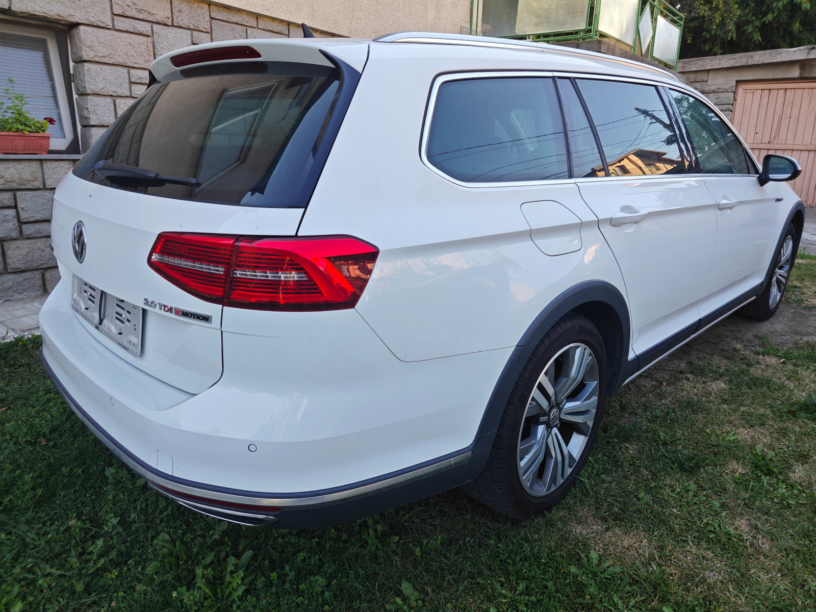 VW Passat Alltrack 4x4 2.0TDI 190к.с Автоматик - изображение 4