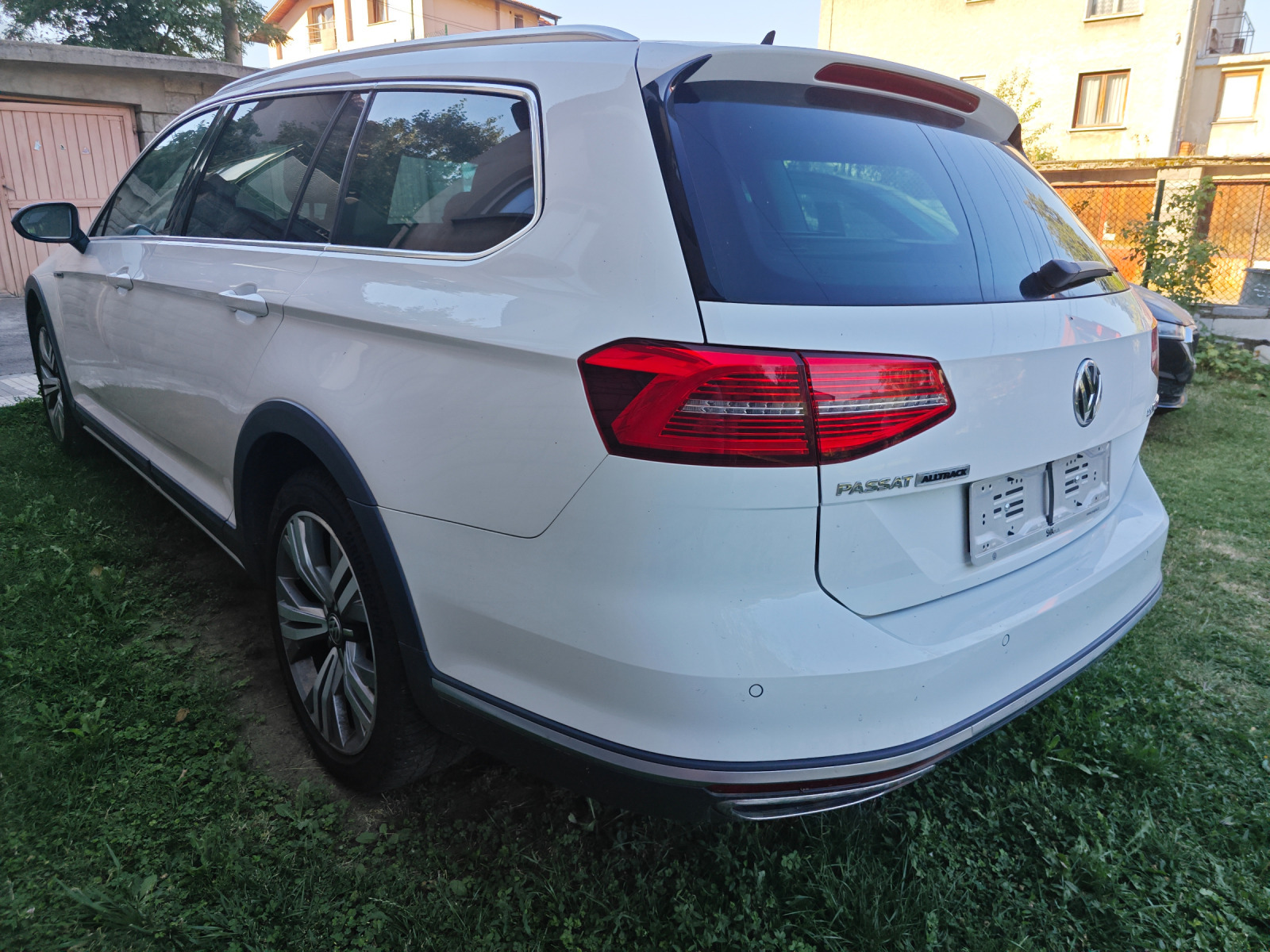 VW Passat Alltrack 4x4 2.0TDI 190к.с Автоматик - изображение 2