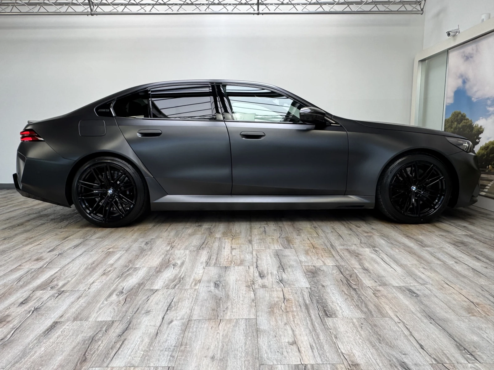BMW M5 xDrive Carbon B&W  - изображение 4