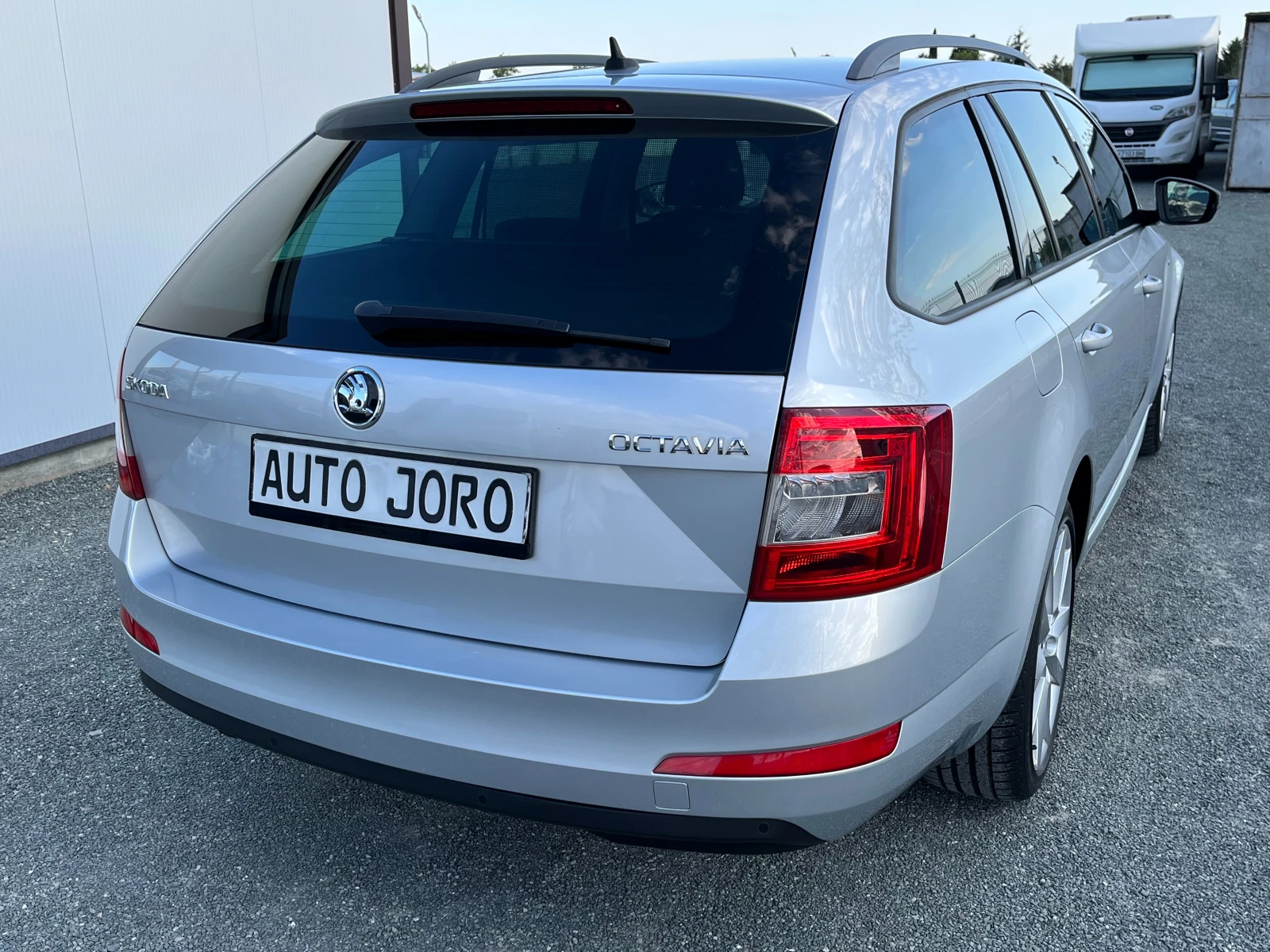 Skoda Octavia 2.0TDI-150к.с.-Автоматик - изображение 4