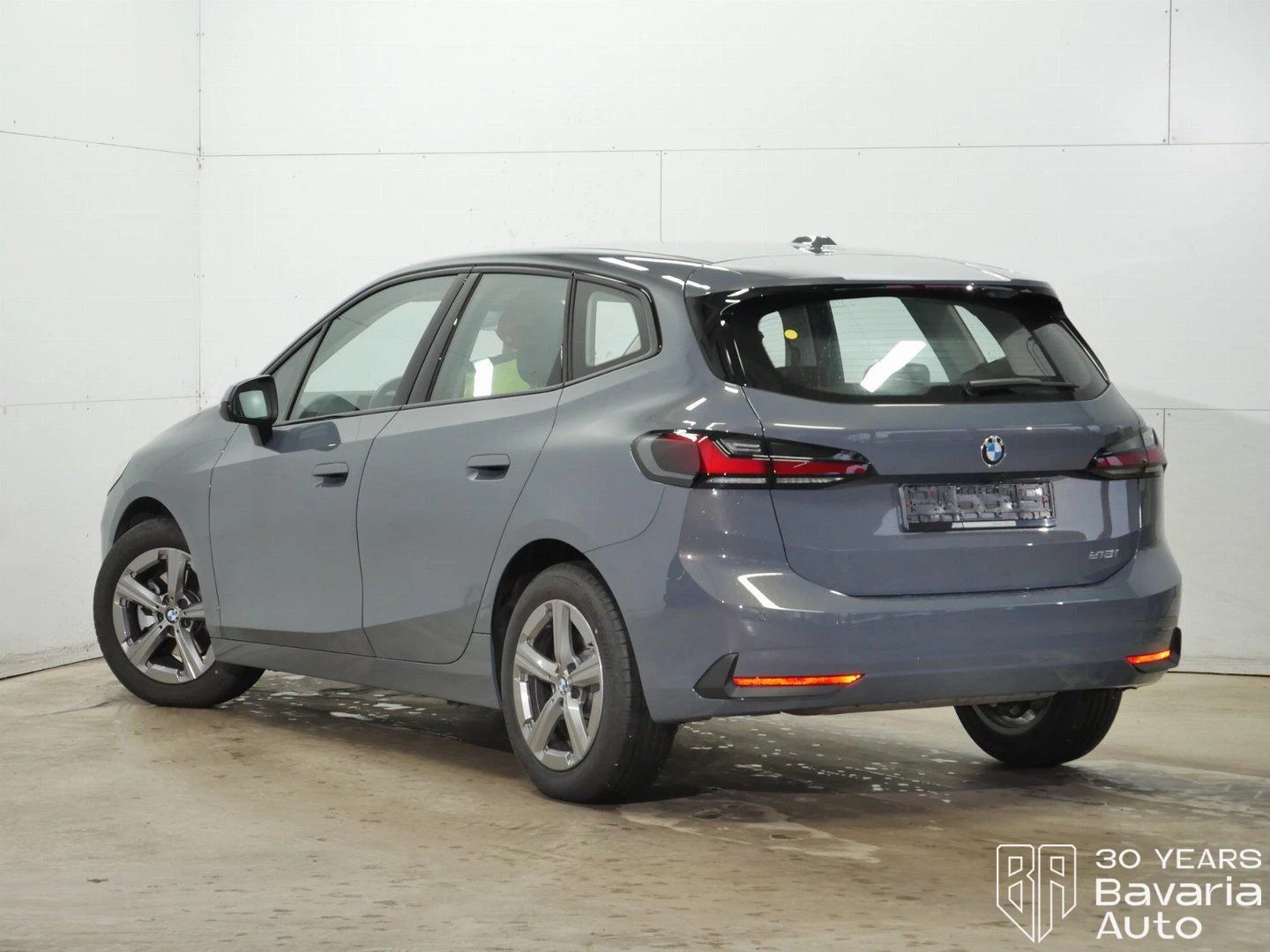 BMW 218 i Active Tourer Steptronic - изображение 2