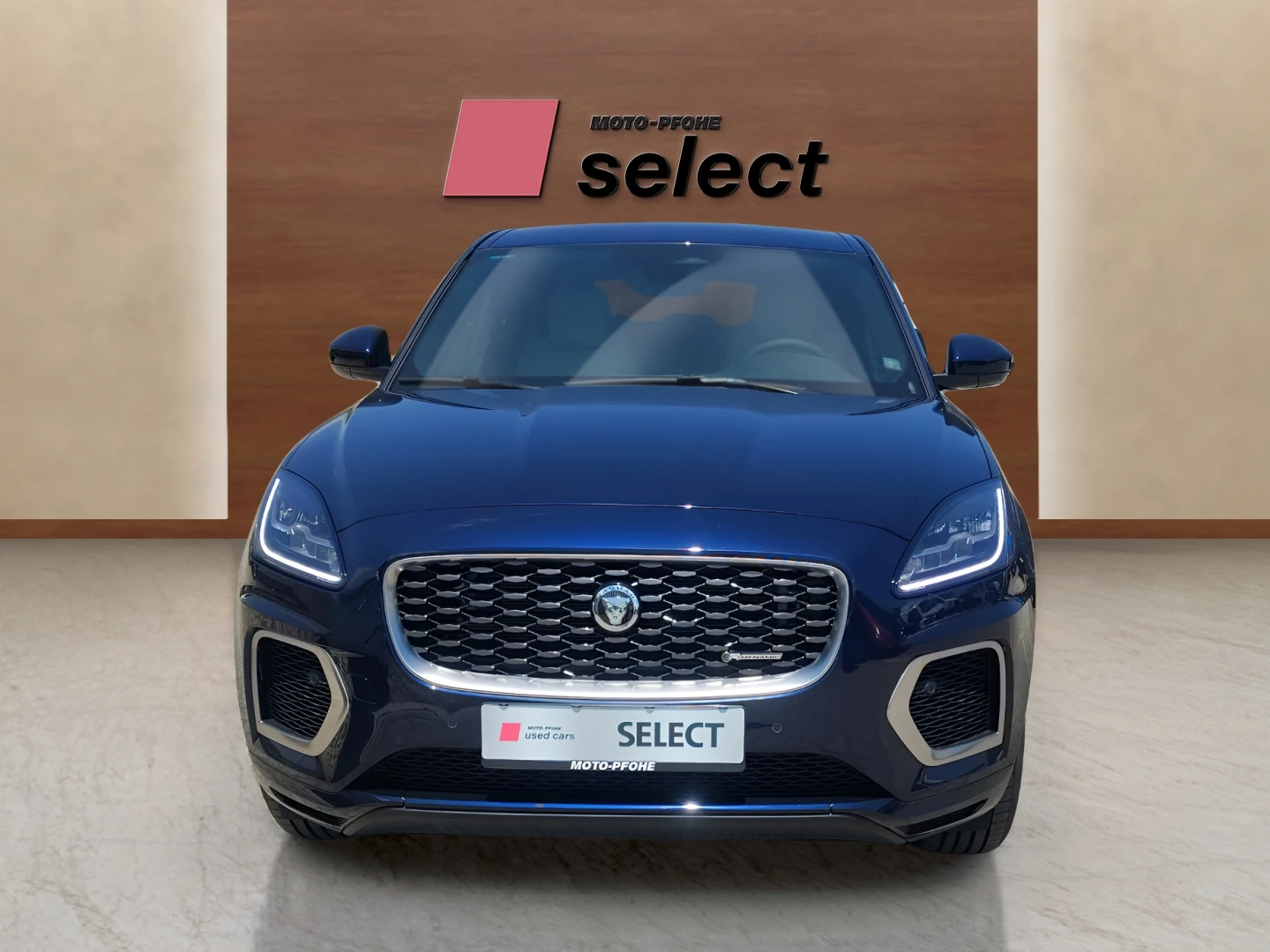 Jaguar E-pace 2.0 MHEV - изображение 8