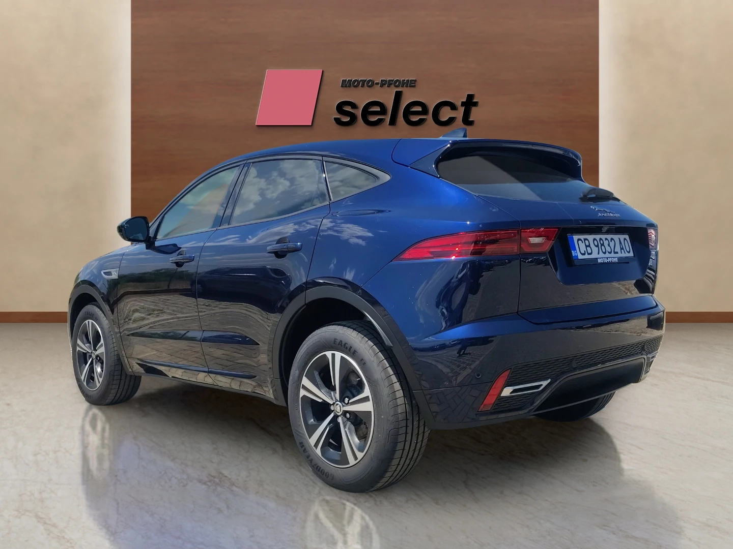 Jaguar E-pace 2.0 MHEV - изображение 3