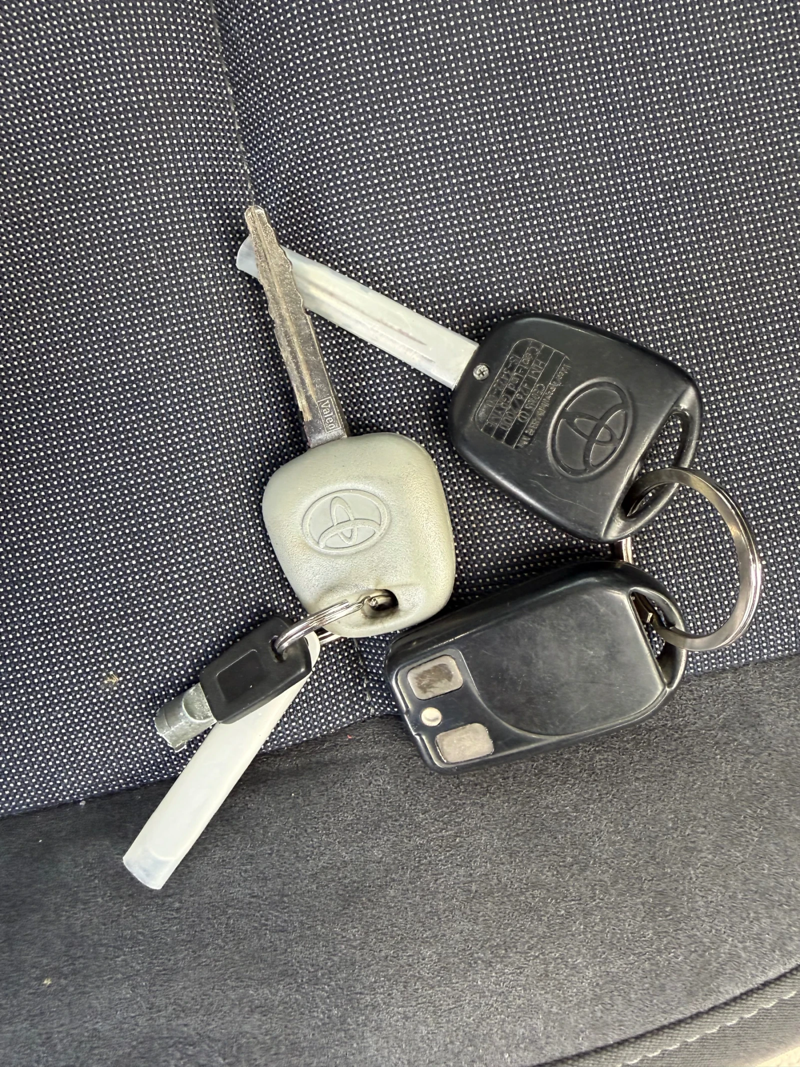 Toyota Avensis 2.0 D-4D, снимка 8 - Автомобили и джипове - 53904035