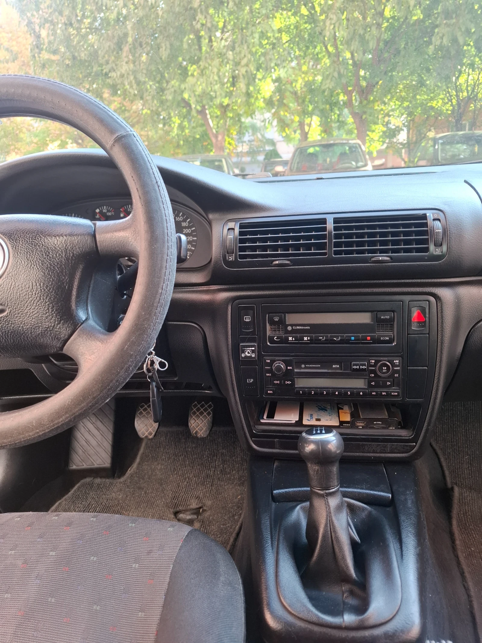 VW Passat, снимка 8 - Автомобили и джипове - 54422407