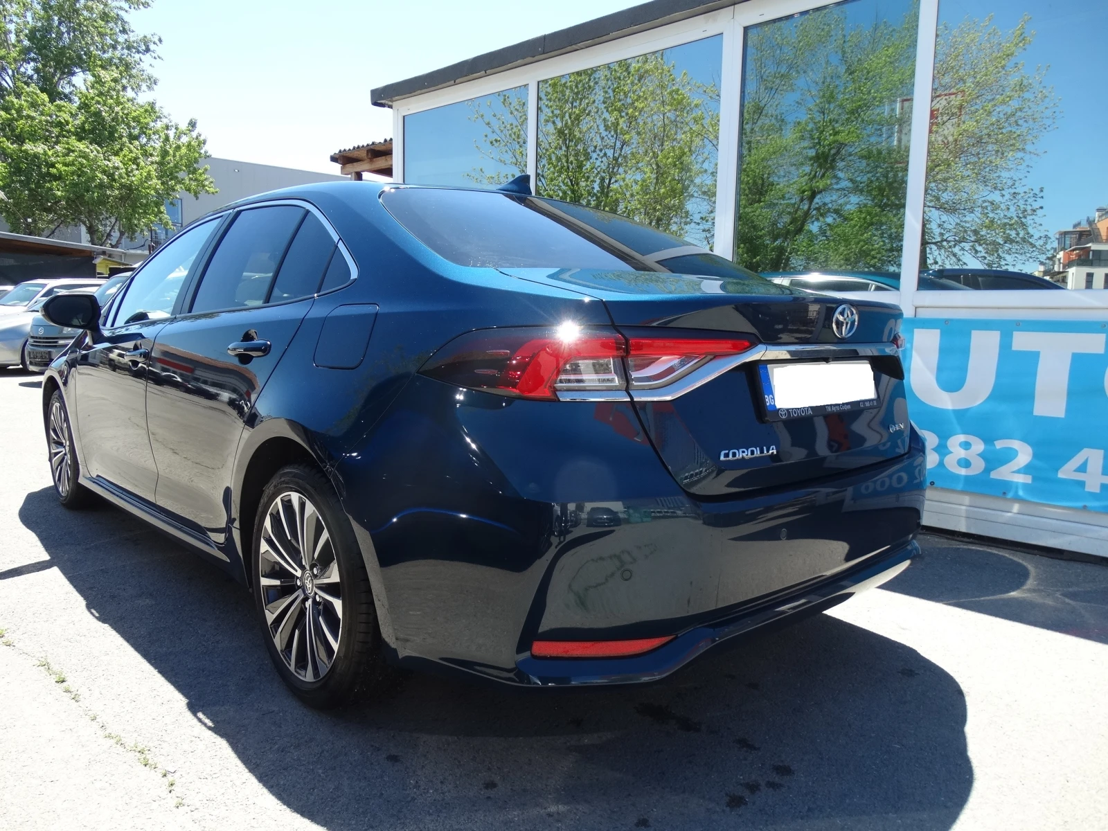 Toyota Corolla 1.8i elec , снимка 2 - Автомобили и джипове - 54562228