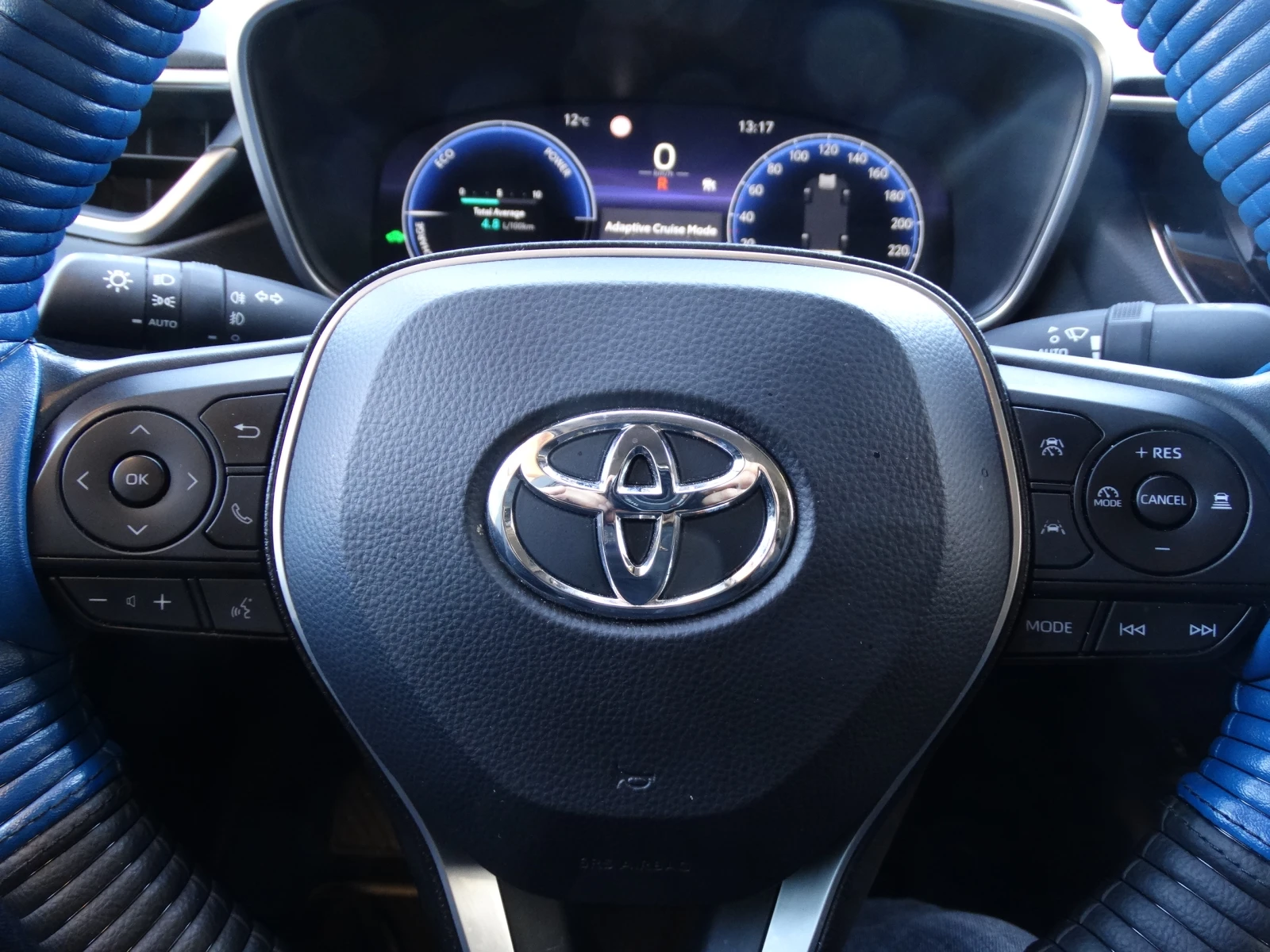 Toyota Corolla 1.8i elec , снимка 14 - Автомобили и джипове - 54562228
