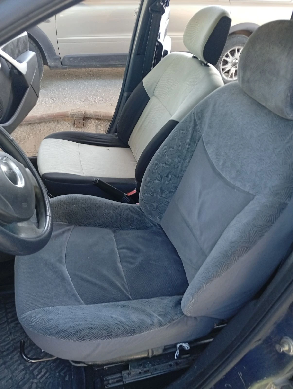 Dacia Logan, снимка 9 - Автомобили и джипове - 54848453