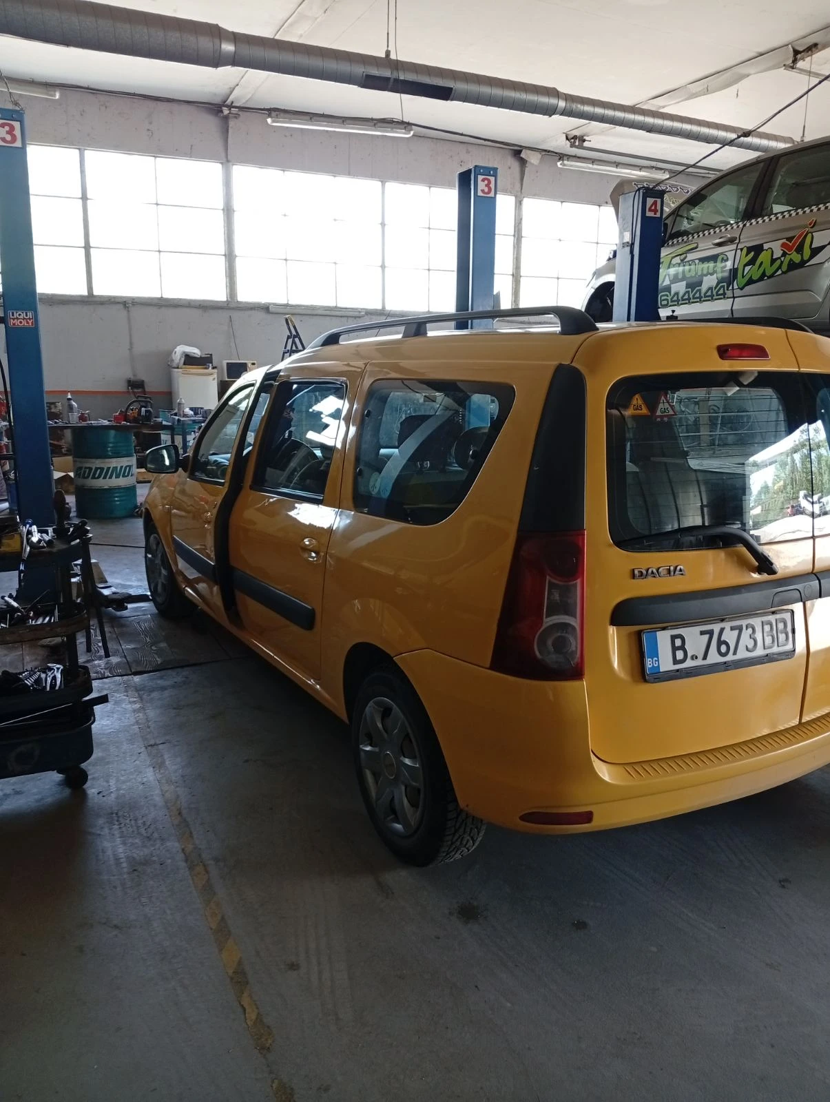 Dacia Logan, снимка 5 - Автомобили и джипове - 54848453