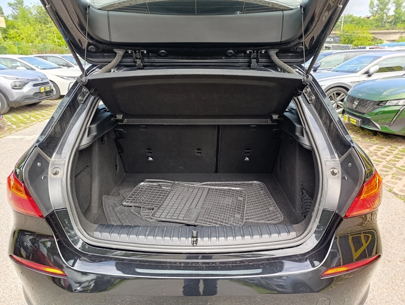 BMW 118 Advantage, снимка 15 - Автомобили и джипове - 55049128