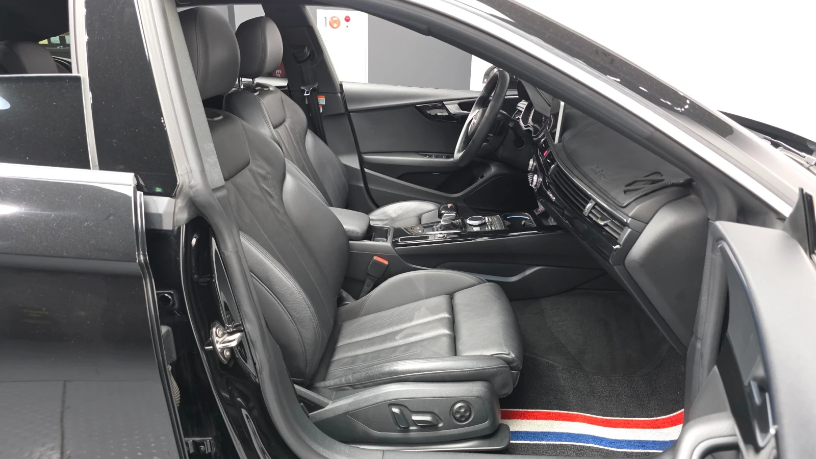 Audi A5 2.0 45TFSI Quattro , снимка 11 - Автомобили и джипове - 55525599
