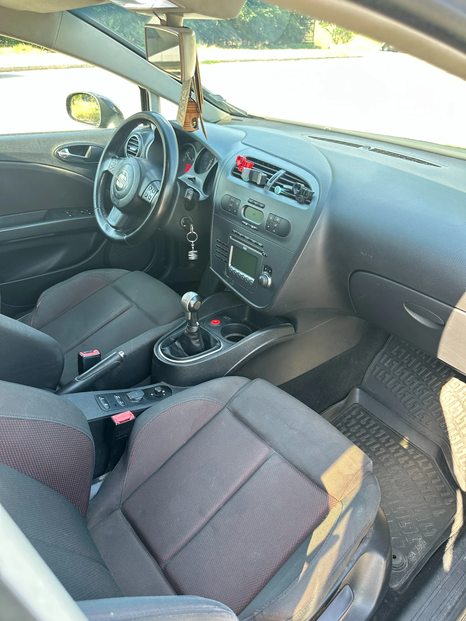 Seat Leon 2.0 FSI, снимка 6 - Автомобили и джипове - 55681128