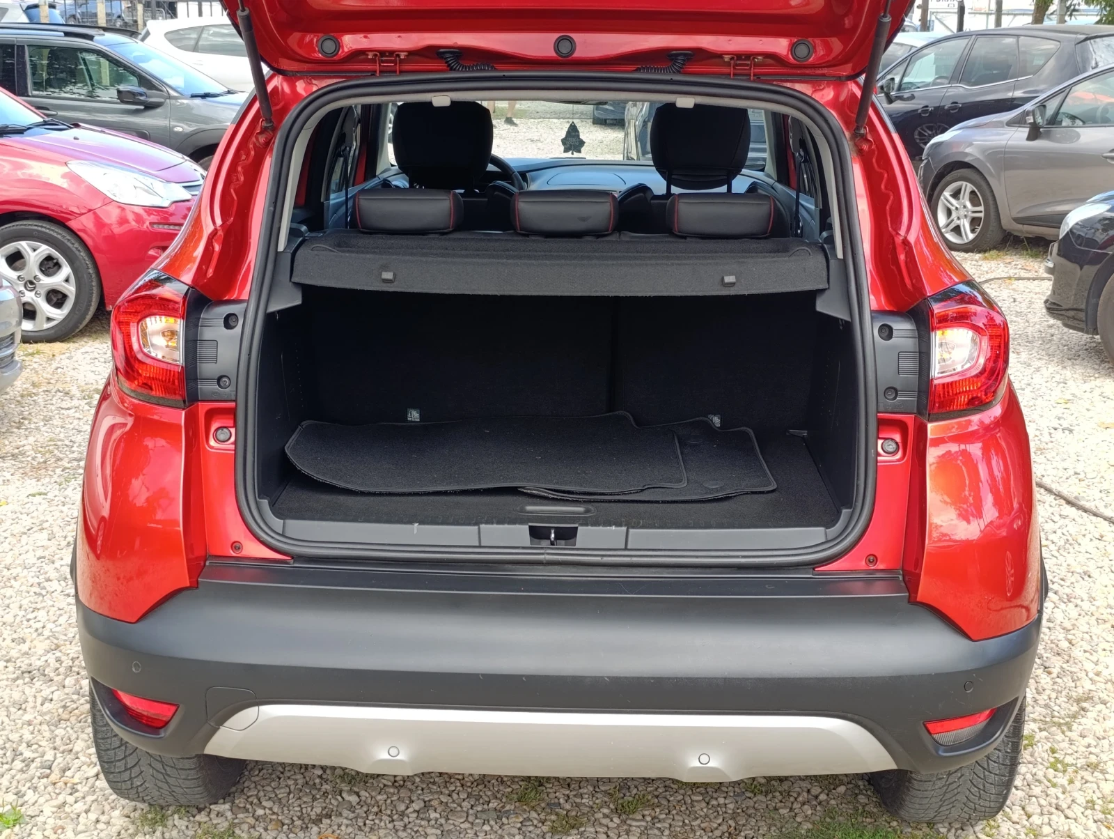 Renault Captur, снимка 7 - Автомобили и джипове - 55953017