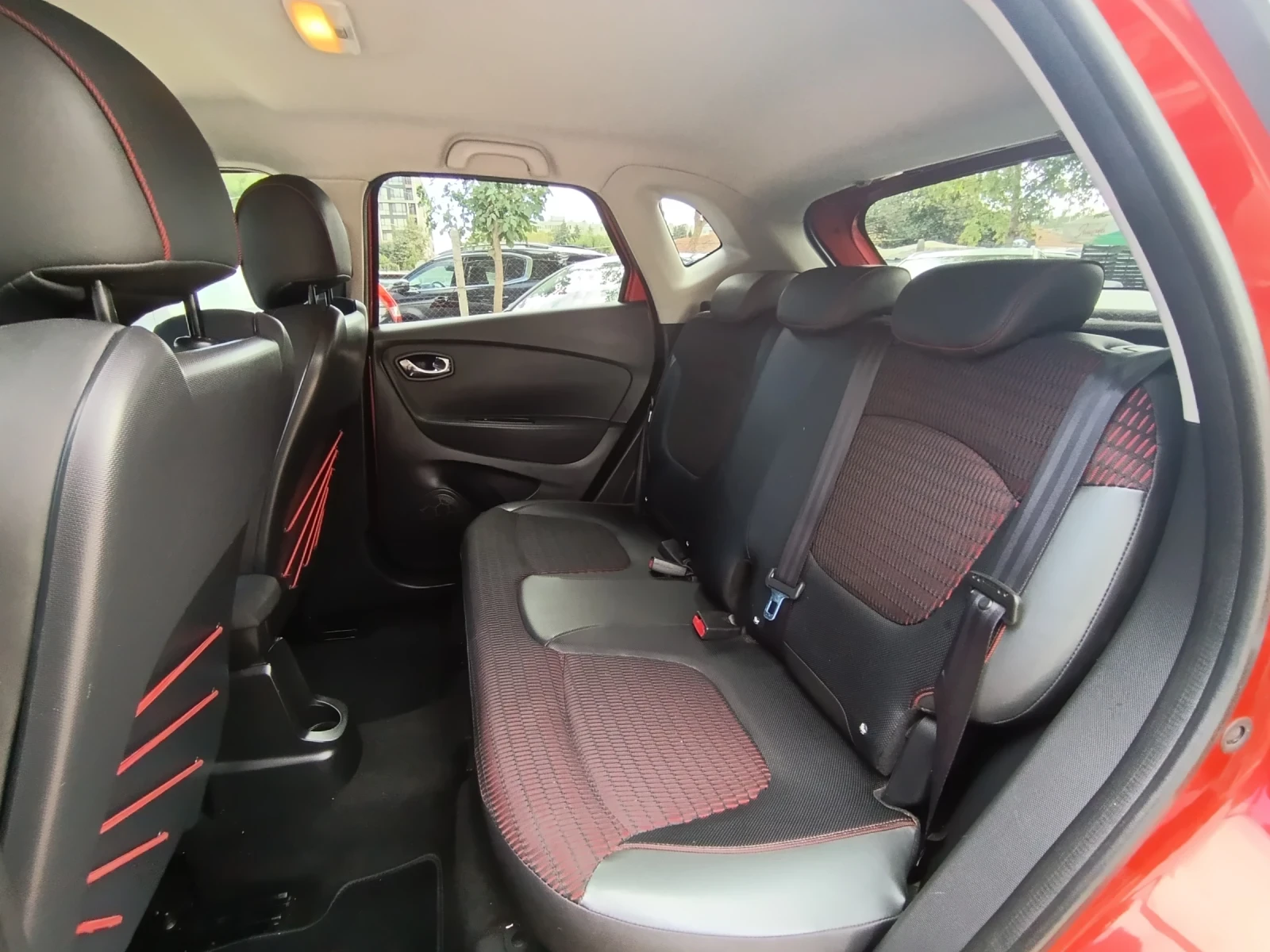 Renault Captur, снимка 15 - Автомобили и джипове - 55953017