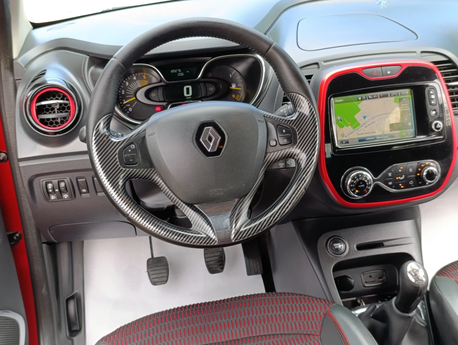 Renault Captur, снимка 14 - Автомобили и джипове - 55953017