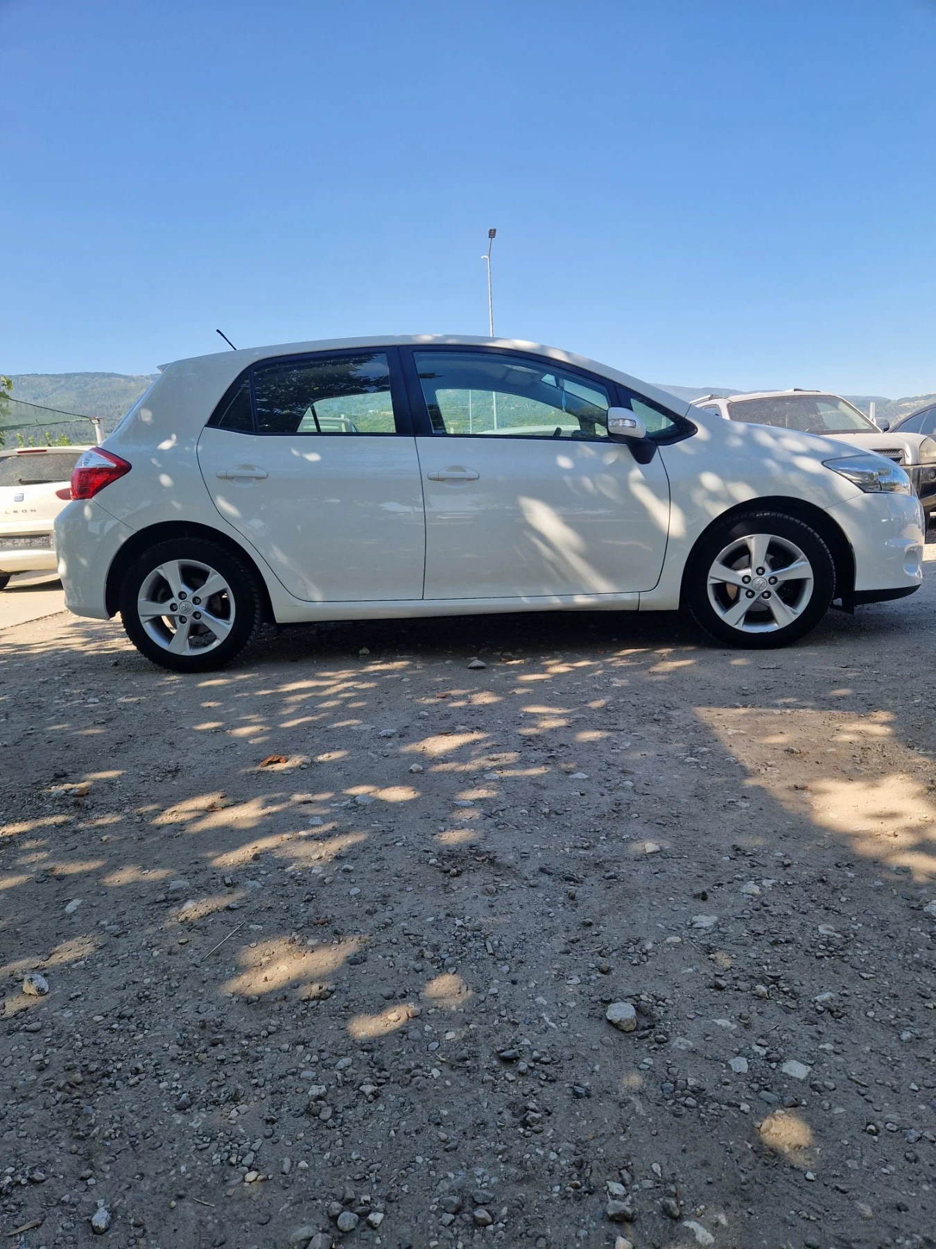 Toyota Auris 1.6, снимка 4 - Автомобили и джипове - 56297294