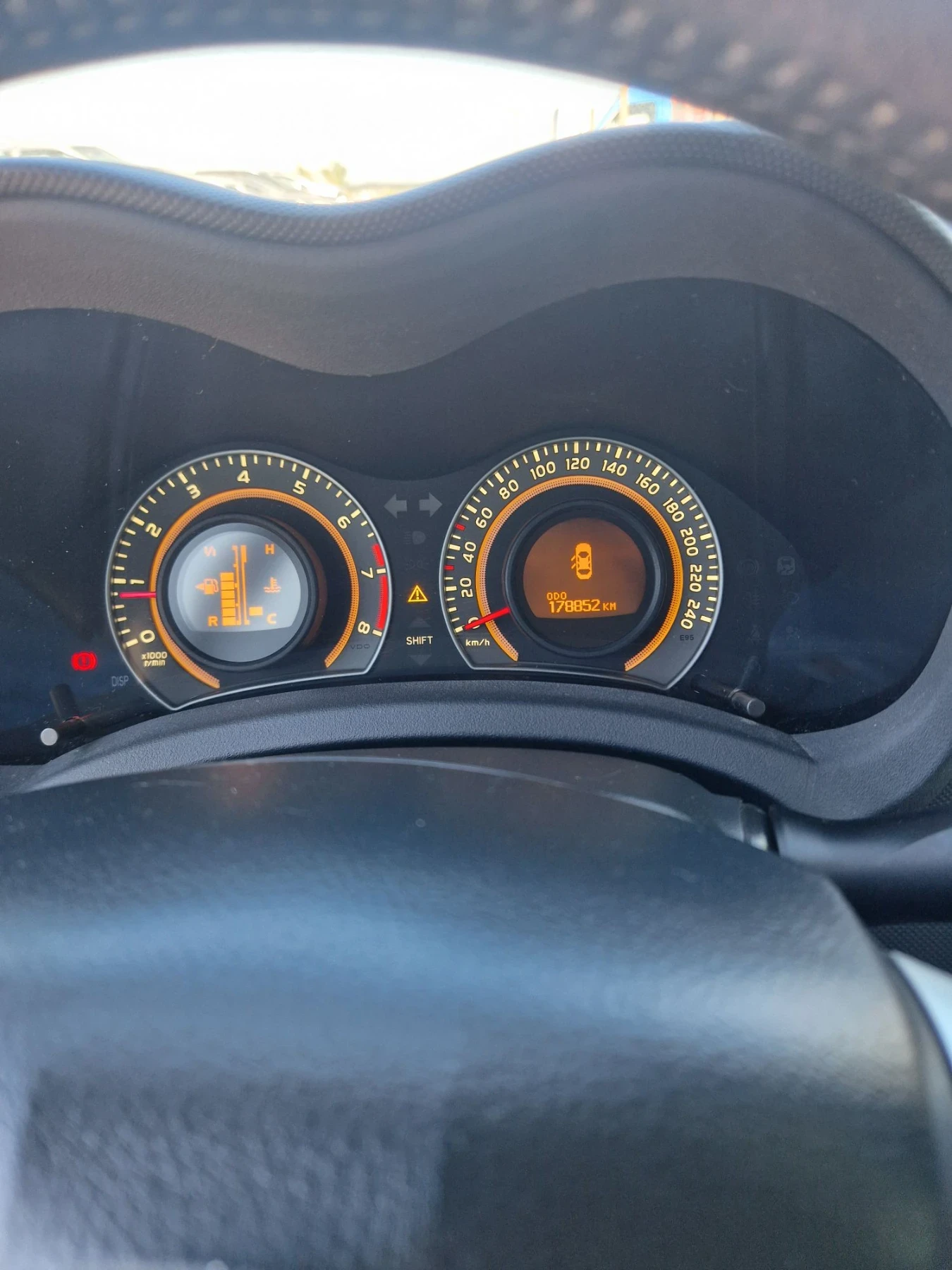 Toyota Auris 1.6, снимка 11 - Автомобили и джипове - 56297294