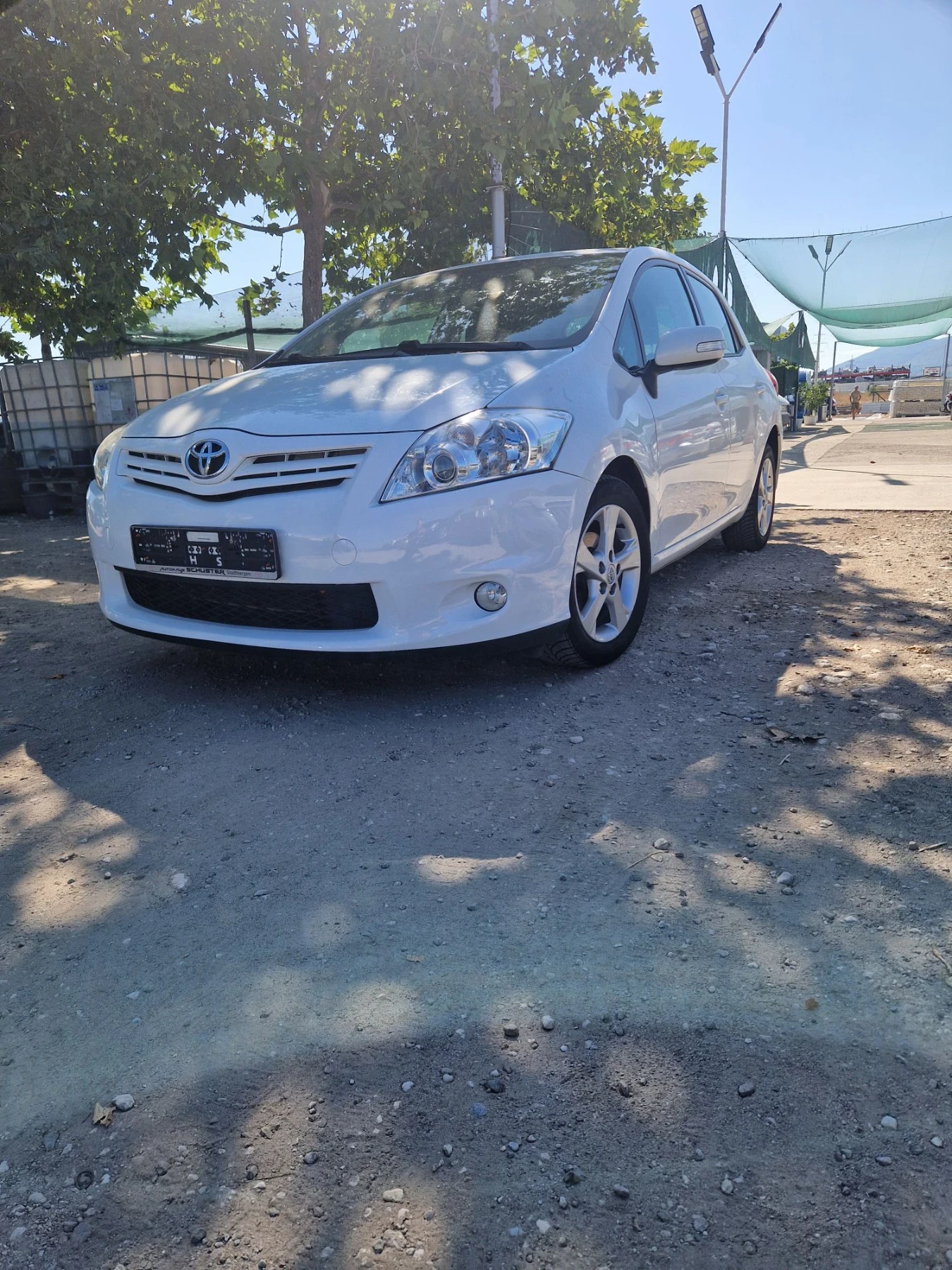 Toyota Auris 1.6, снимка 2 - Автомобили и джипове - 56297294