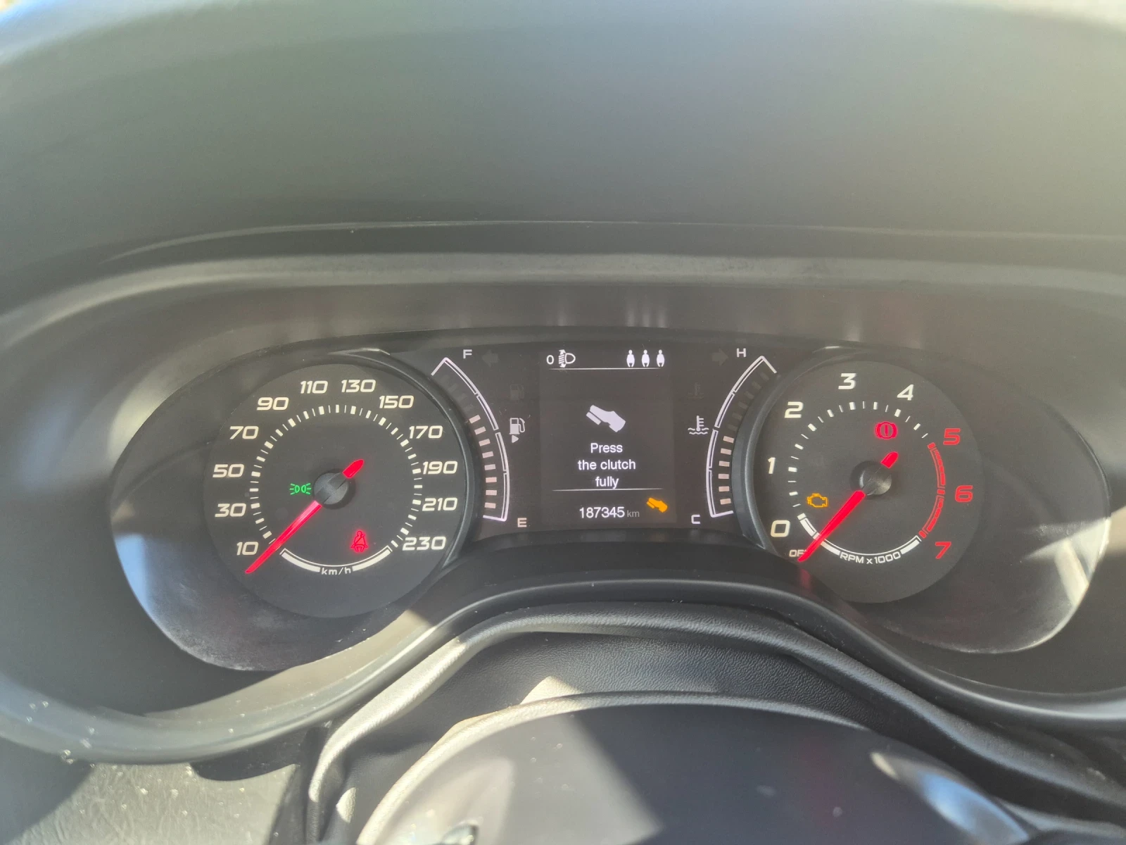 Fiat Tipo 1.6 MultiJet 120 �.�. (88 kW), 6-�������� ����� �� | Mobile.bg � ����������� 14