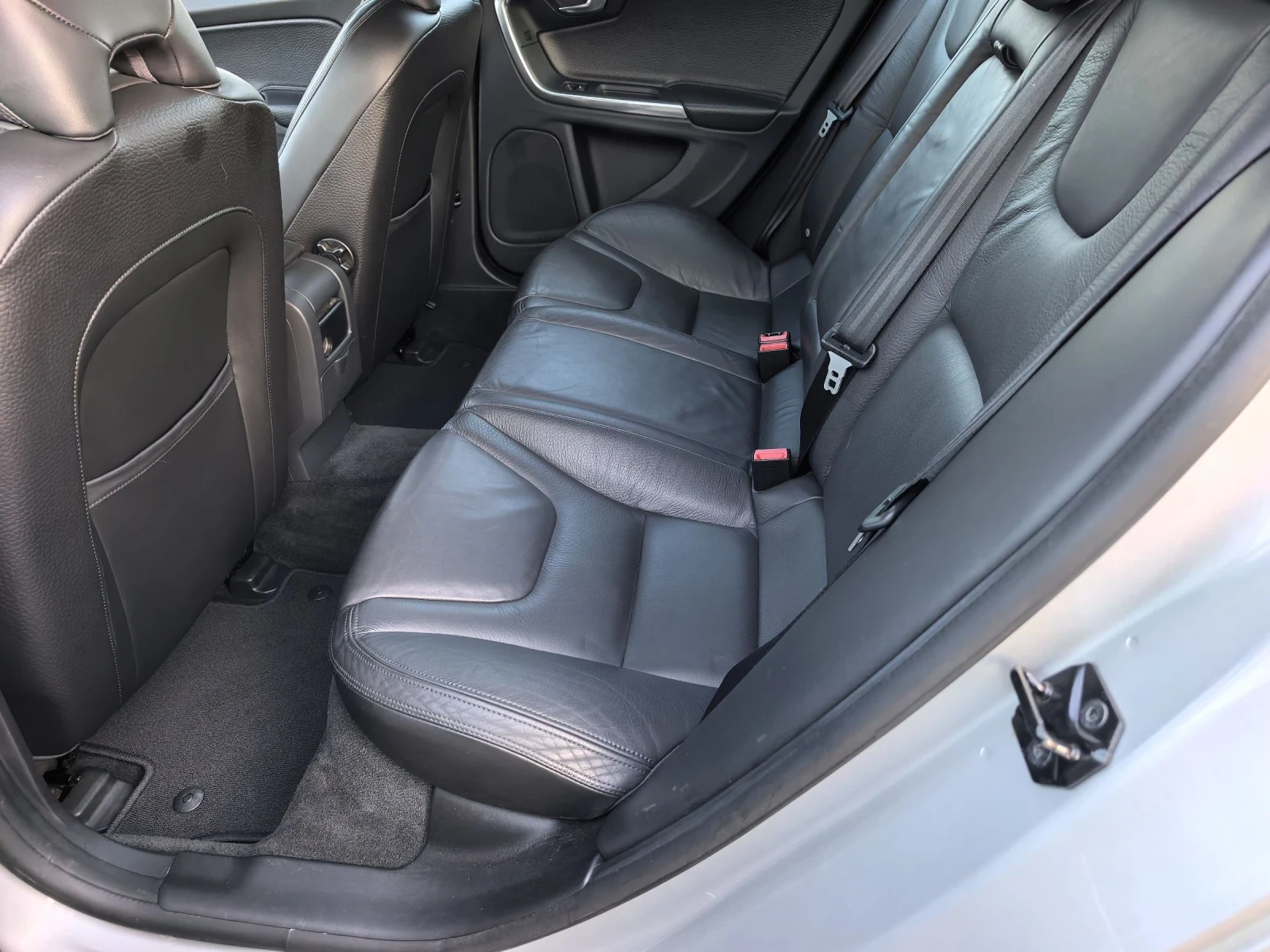 Volvo S60 2, 0tdi, снимка 13 - Автомобили и джипове - 56417699