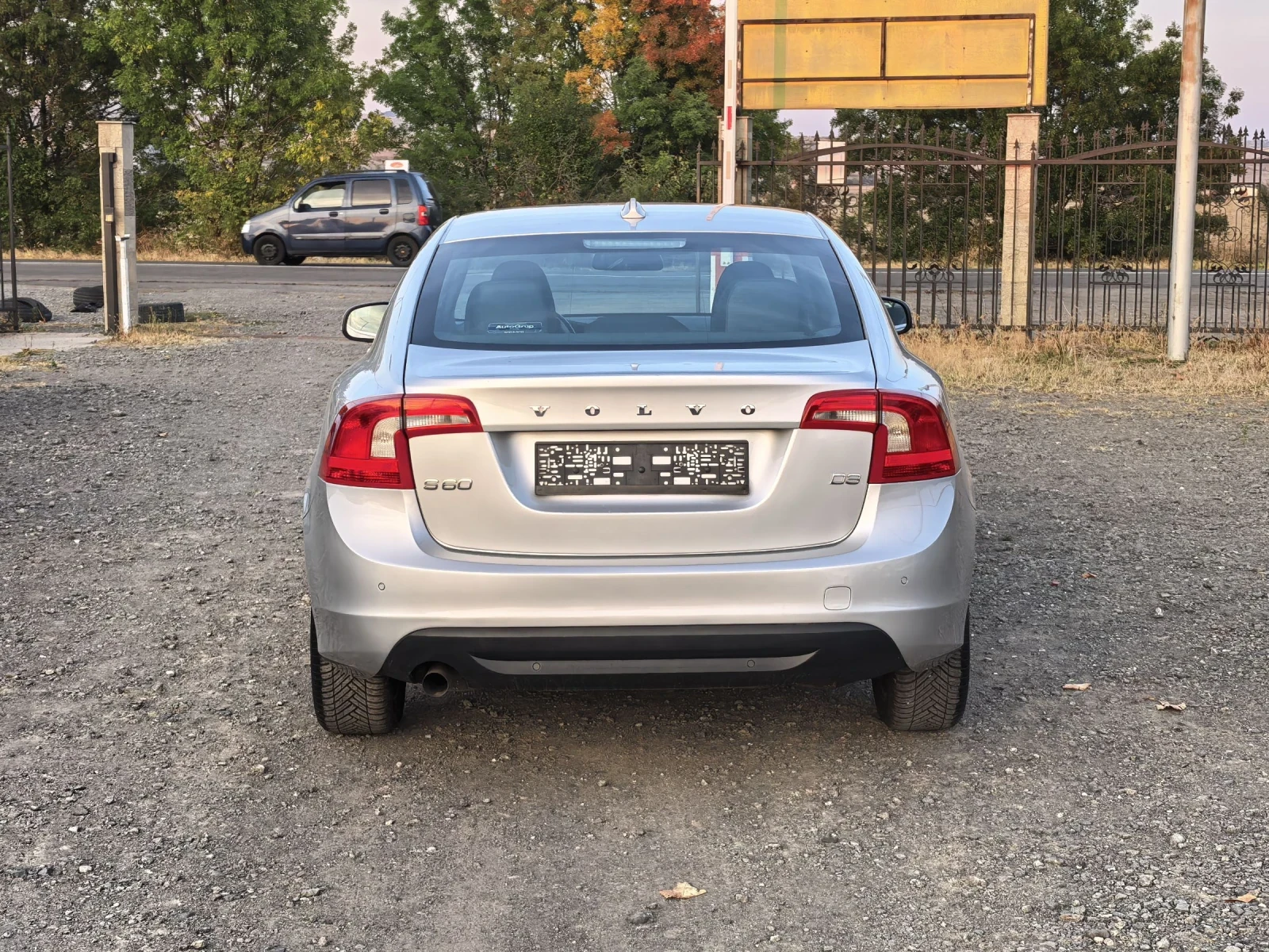 Volvo S60 2, 0tdi, снимка 6 - Автомобили и джипове - 56417699