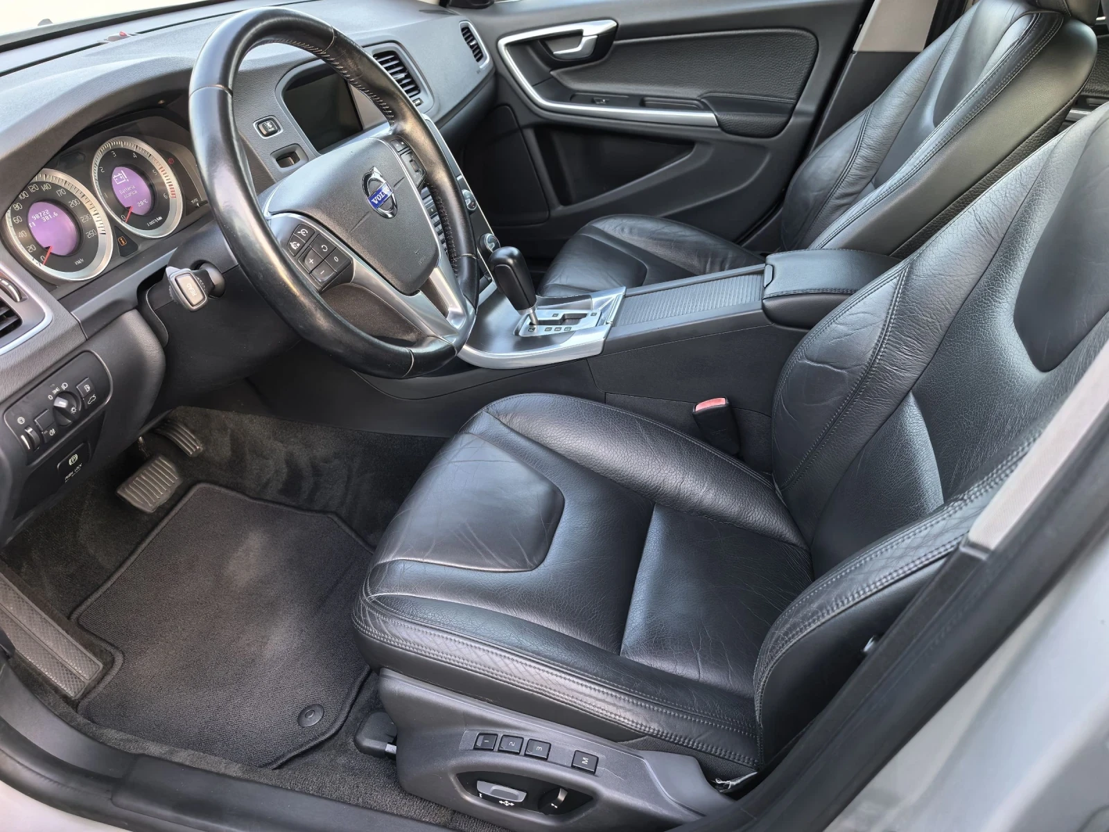 Volvo S60 2, 0tdi, снимка 9 - Автомобили и джипове - 56417699