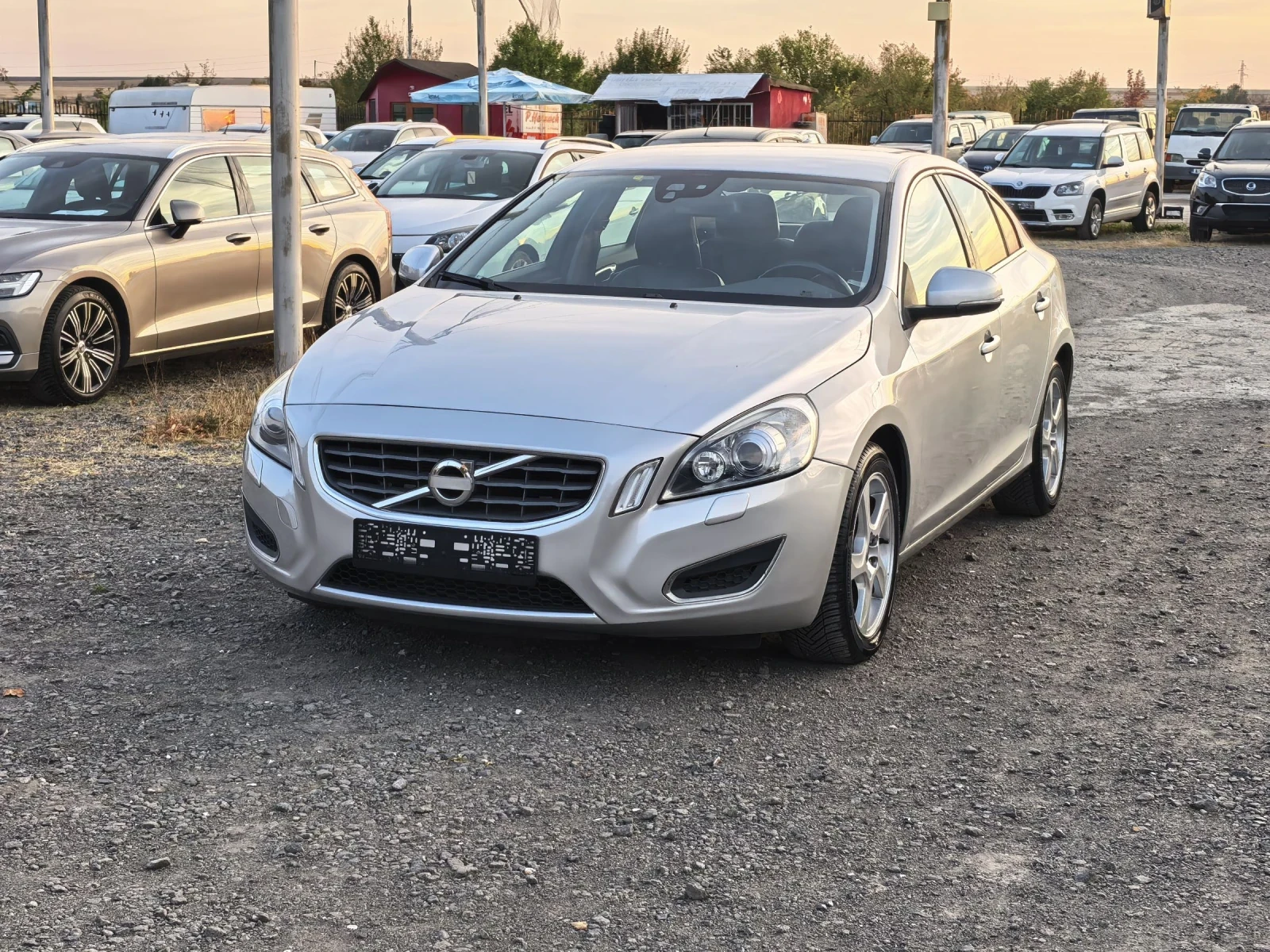 Volvo S60 2, 0tdi, снимка 2 - Автомобили и джипове - 56417699