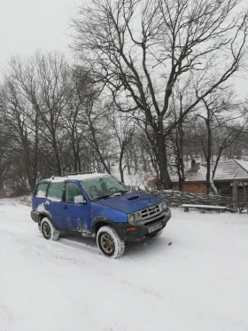 Nissan Terrano, снимка 5 - Автомобили и джипове - 53602060