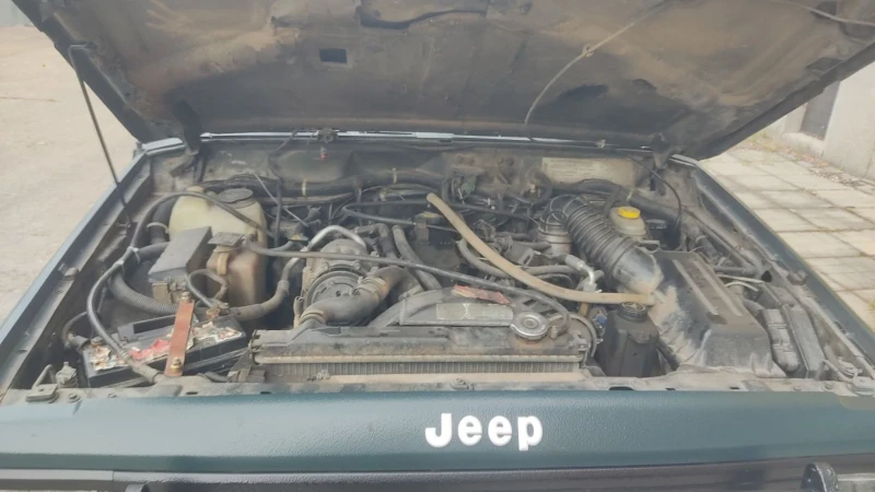 Jeep Cherokee, снимка 13 - Автомобили и джипове - 47081407