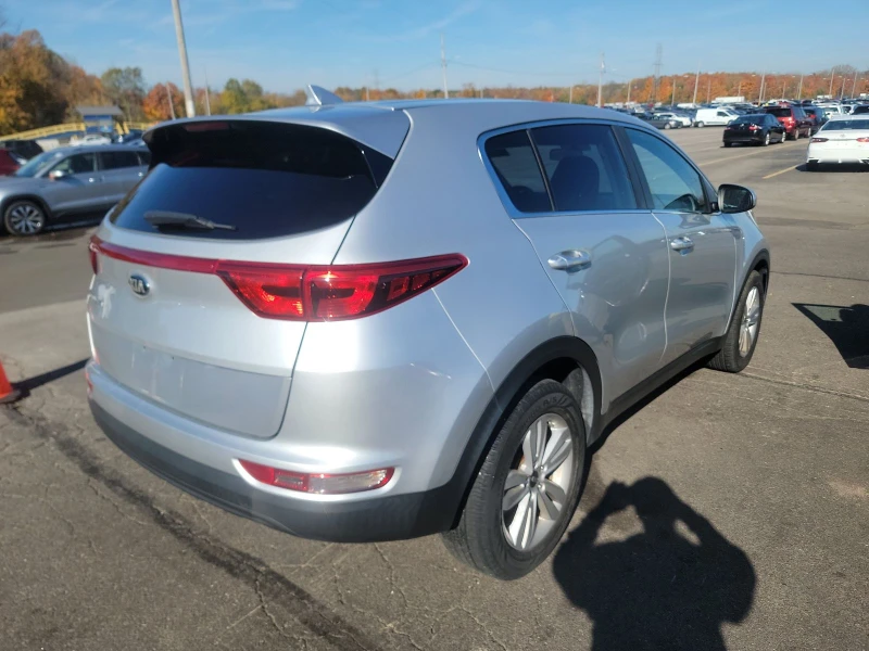 Kia Sportage, снимка 6 - Автомобили и джипове - 47706595