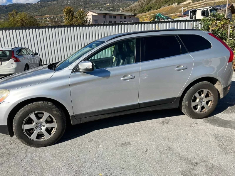 Volvo XC60 2.4, снимка 2 - Автомобили и джипове - 48172212