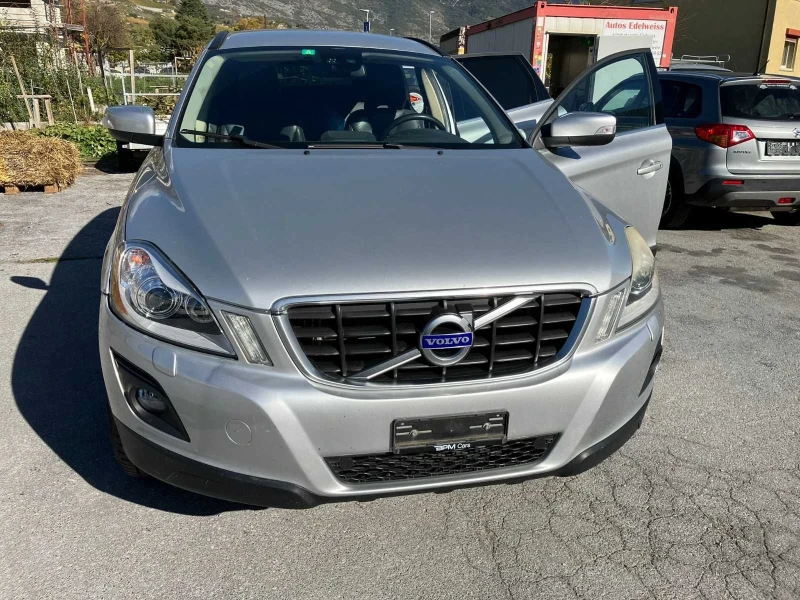 Volvo XC60 2.4, снимка 1 - Автомобили и джипове - 48172212