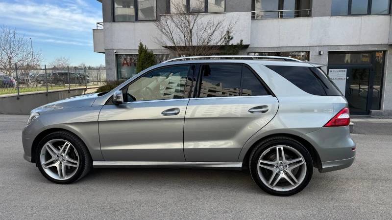 Mercedes-Benz ML 350 * AMG* 4MATIC* 360* AIRMATIC* DISTRONIC PLUS* PANO, снимка 3 - Автомобили и джипове - 49514056